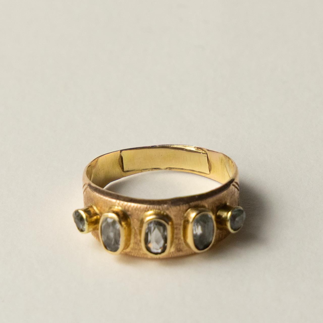14ct gold aquamarine ring