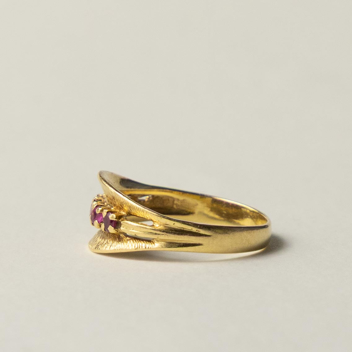 18ct organic ruby row ring