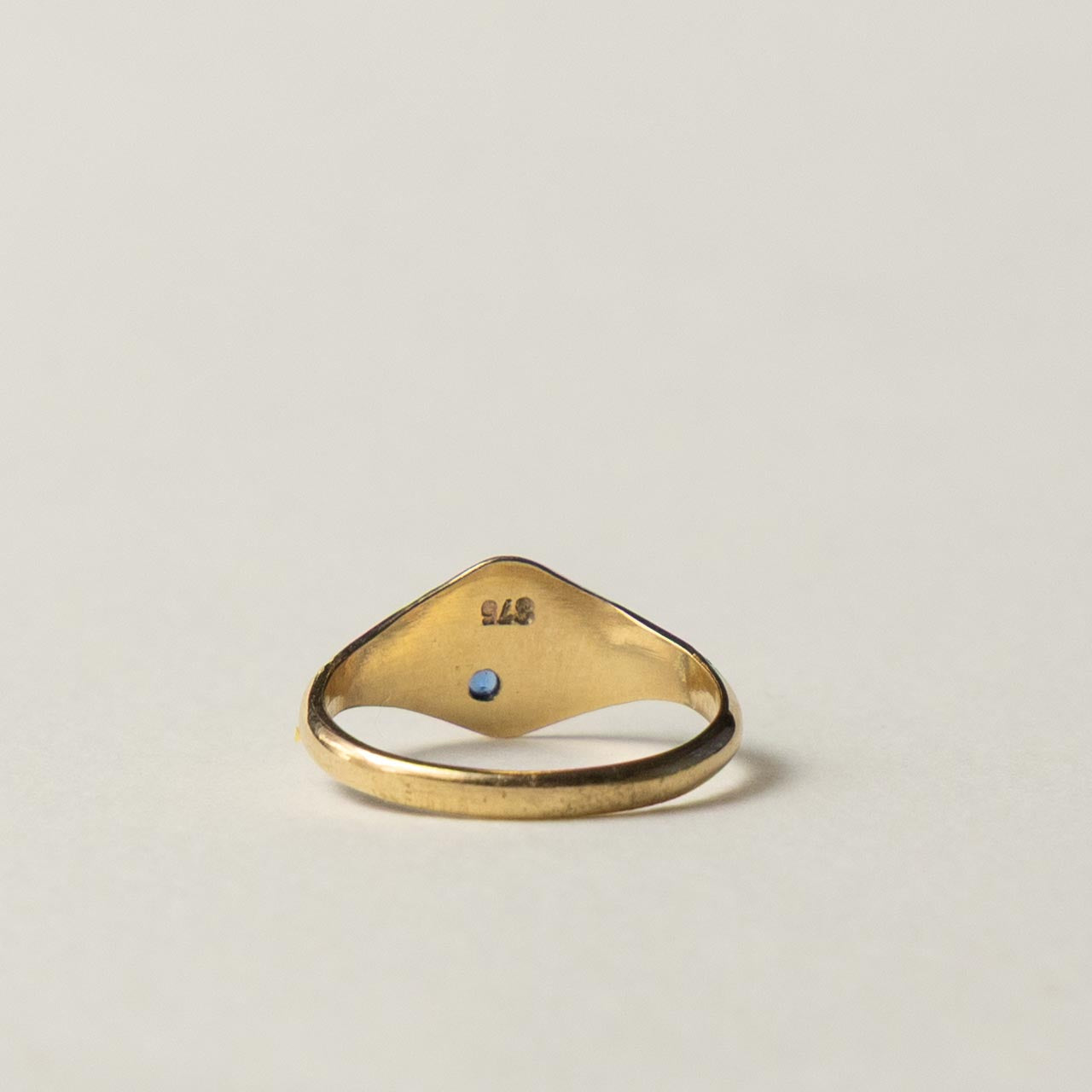 9ct signet ring sapphire