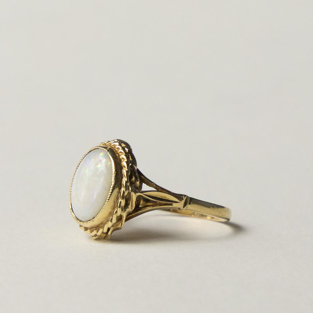 9ct opal solitaire ring