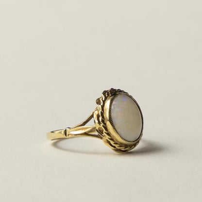 9ct opal solitaire ring