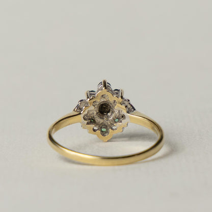 9ct emerald & diamond flower