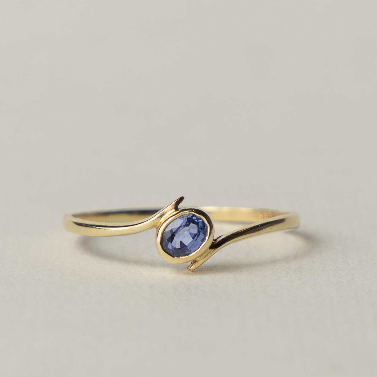 9ct sapphire ring