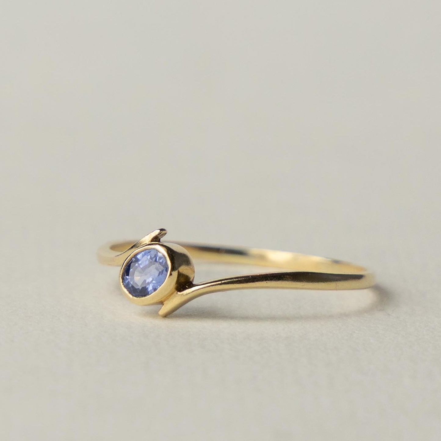 9ct sapphire ring