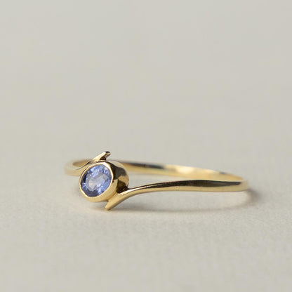 9ct sapphire ring