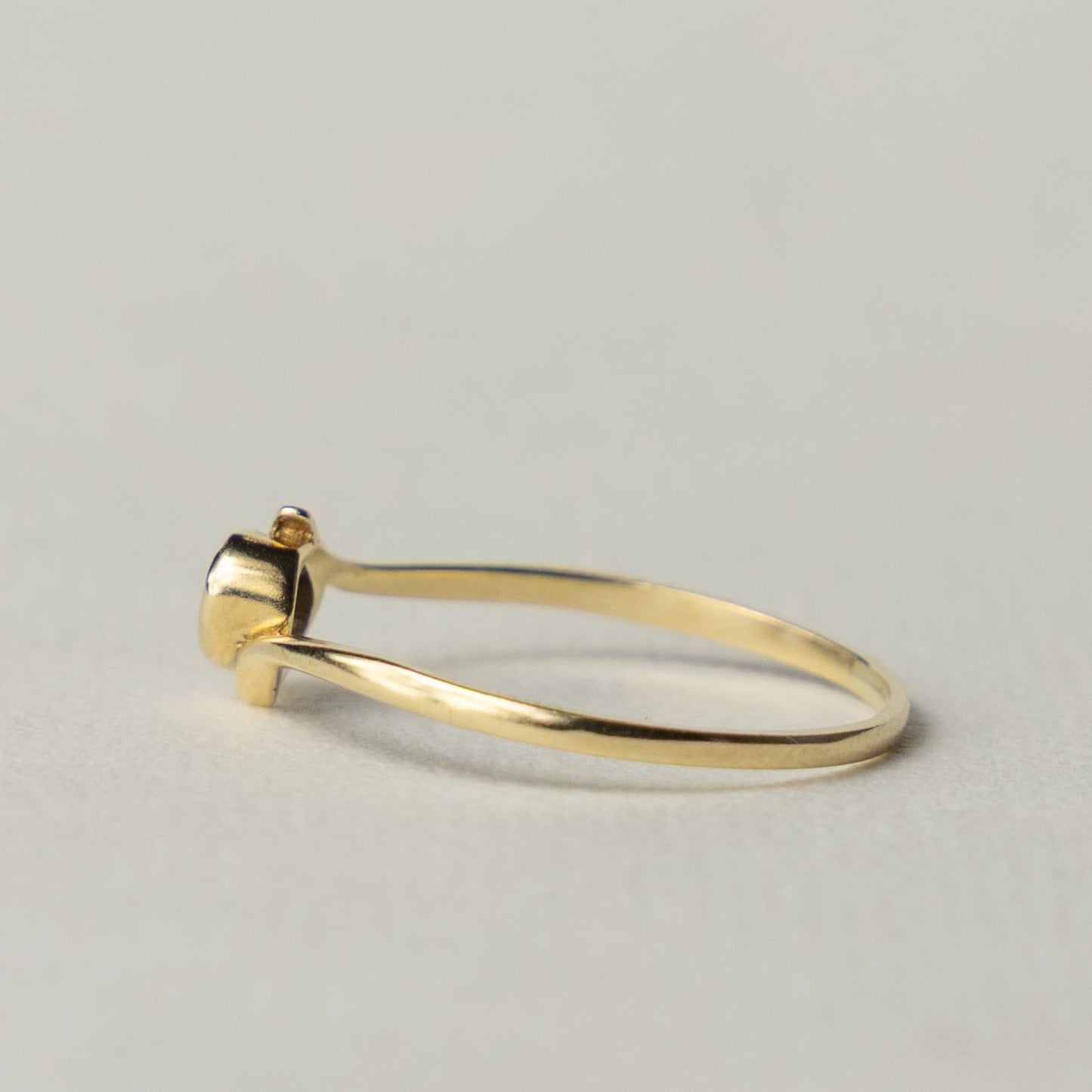 9ct sapphire ring