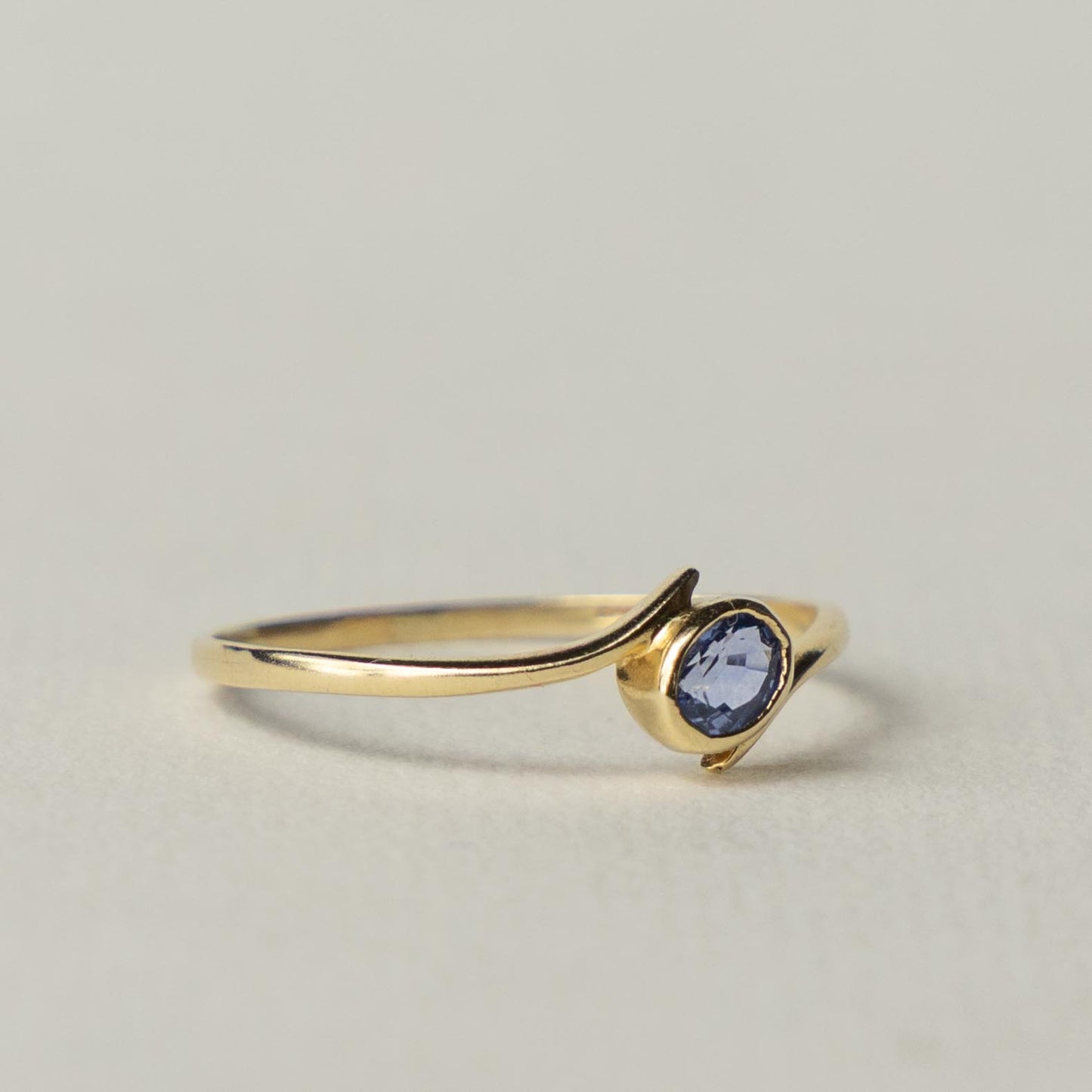 9ct sapphire ring