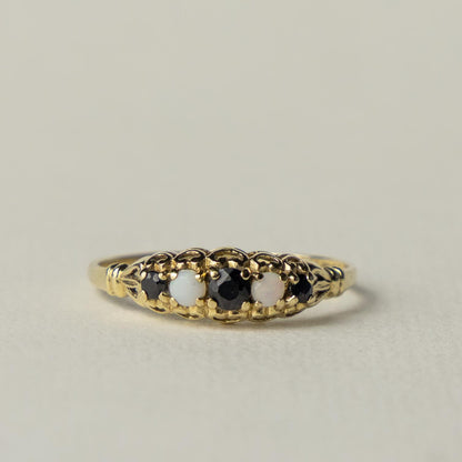 9ct opal & sapphire ring