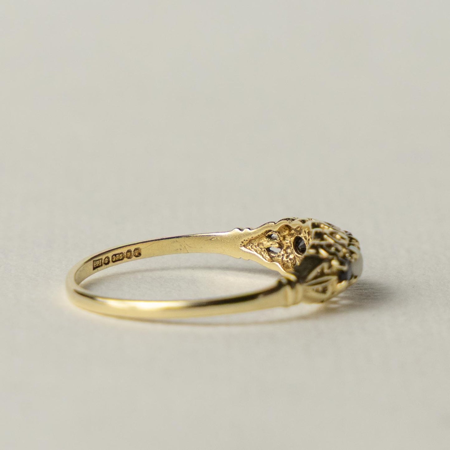 9ct opal & sapphire ring
