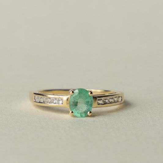 10ct emerald & diamond ring