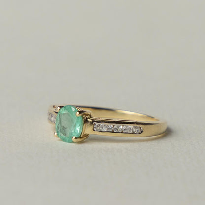 10ct emerald & diamond ring