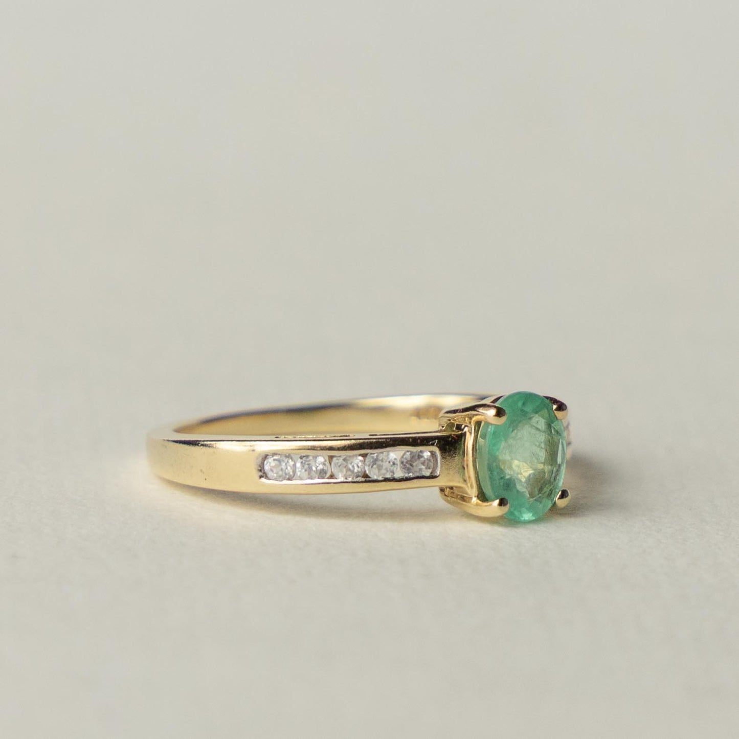 10ct emerald & diamond ring
