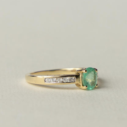 10ct emerald & diamond ring