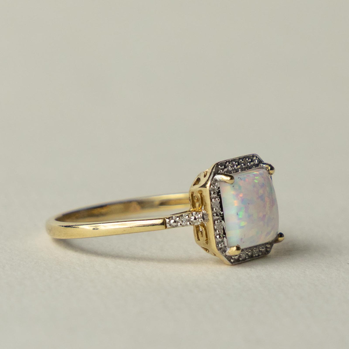 9ct opal & diamond ring