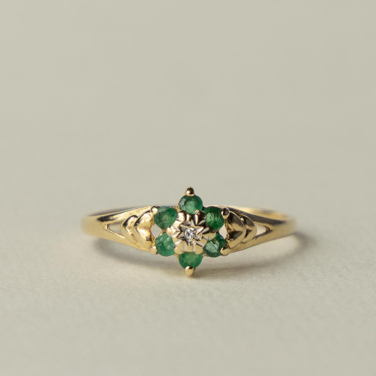 9ct emerald & diamond flower cluster ring