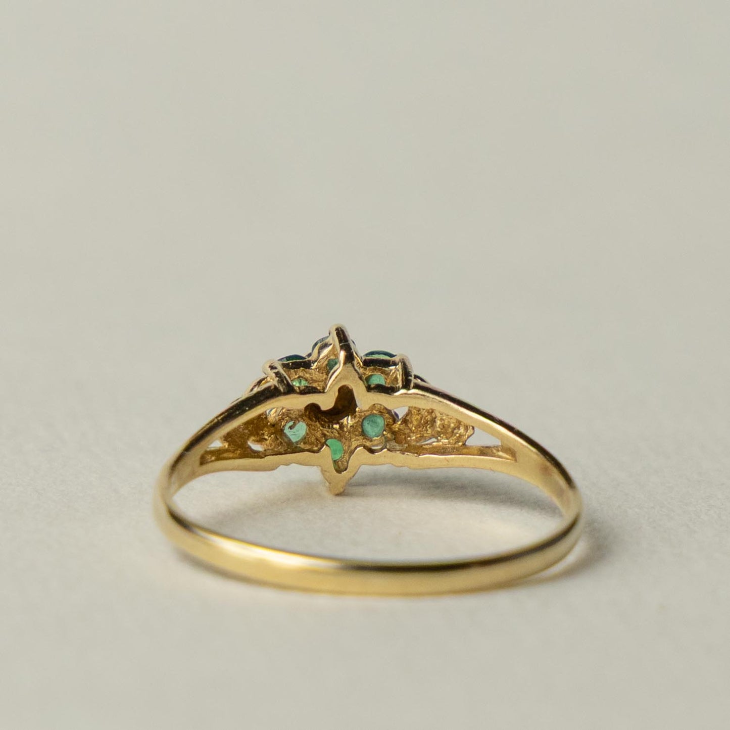 9ct emerald & diamond flower cluster ring