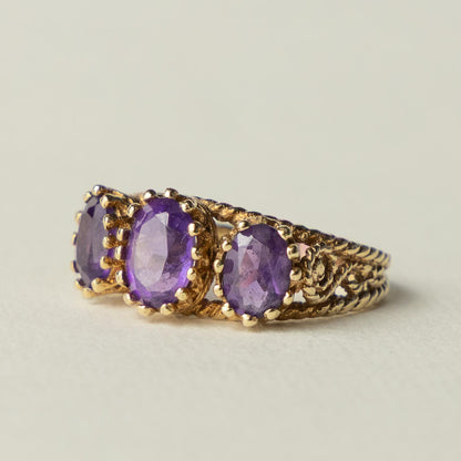 9ct amethyst trilogy ring
