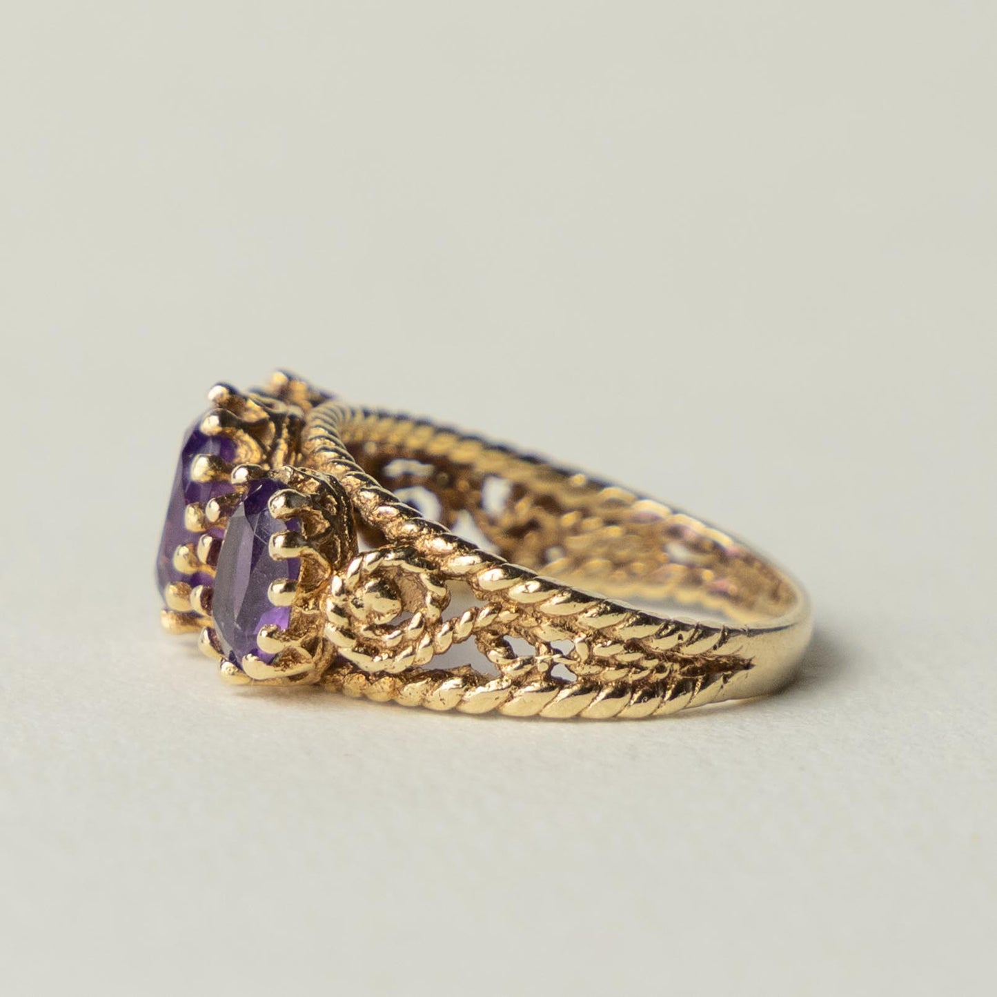 9ct amethyst trilogy ring