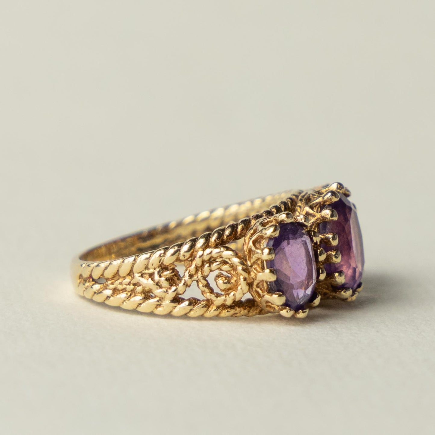 9ct amethyst trilogy ring