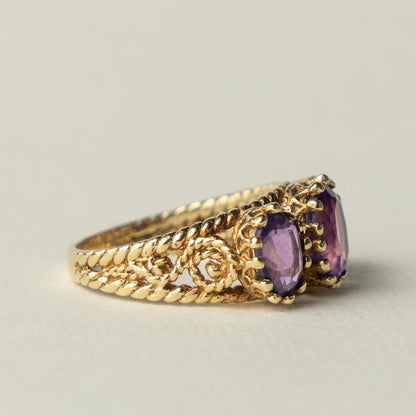 9ct amethyst trilogy ring