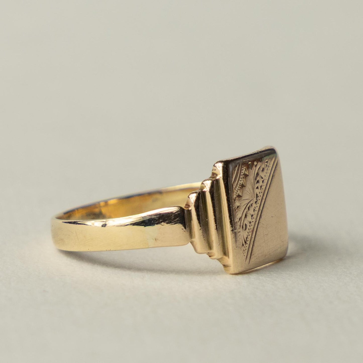 9ct engraved signet ring