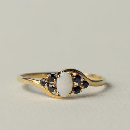 9ct opal & sapphire ring