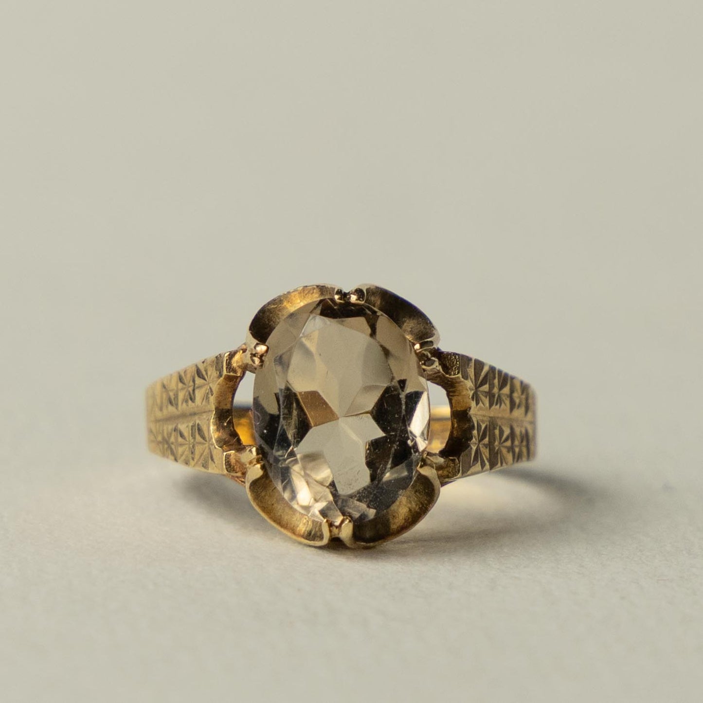 9ct smokey topaz claw
