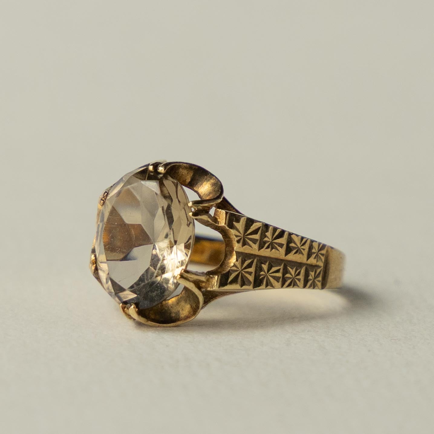 9ct smokey topaz claw