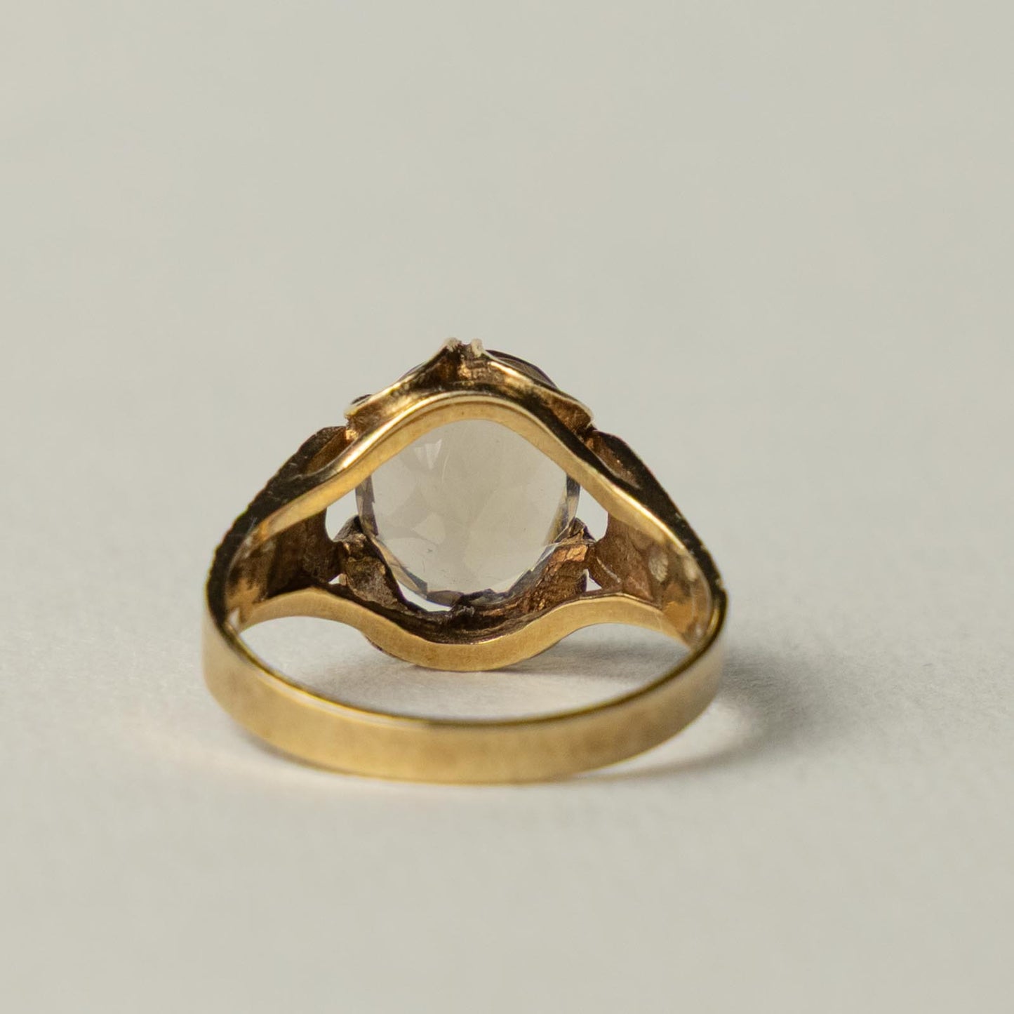9ct smokey topaz claw
