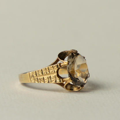 9ct smokey topaz claw