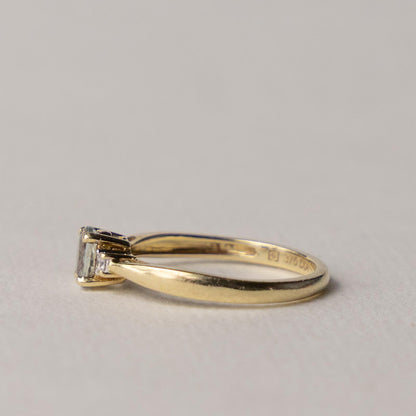 9ct topaz & diamond solitaire