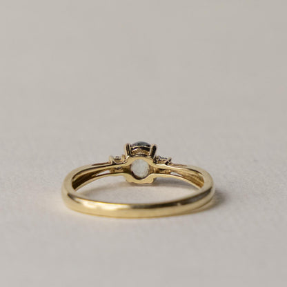 9ct topaz & diamond solitaire