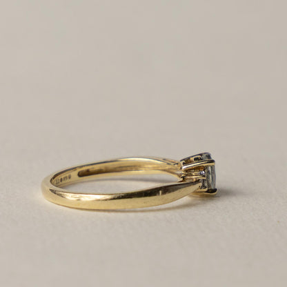 9ct topaz & diamond solitaire