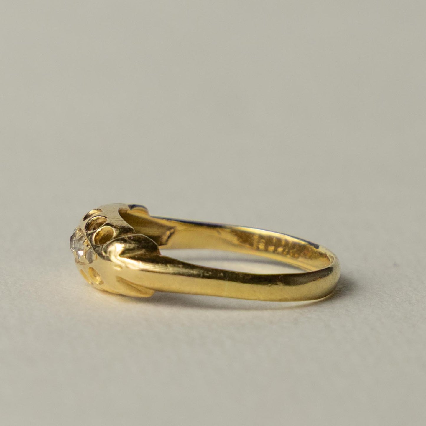 antique 18ct gold diamond gypsy ring