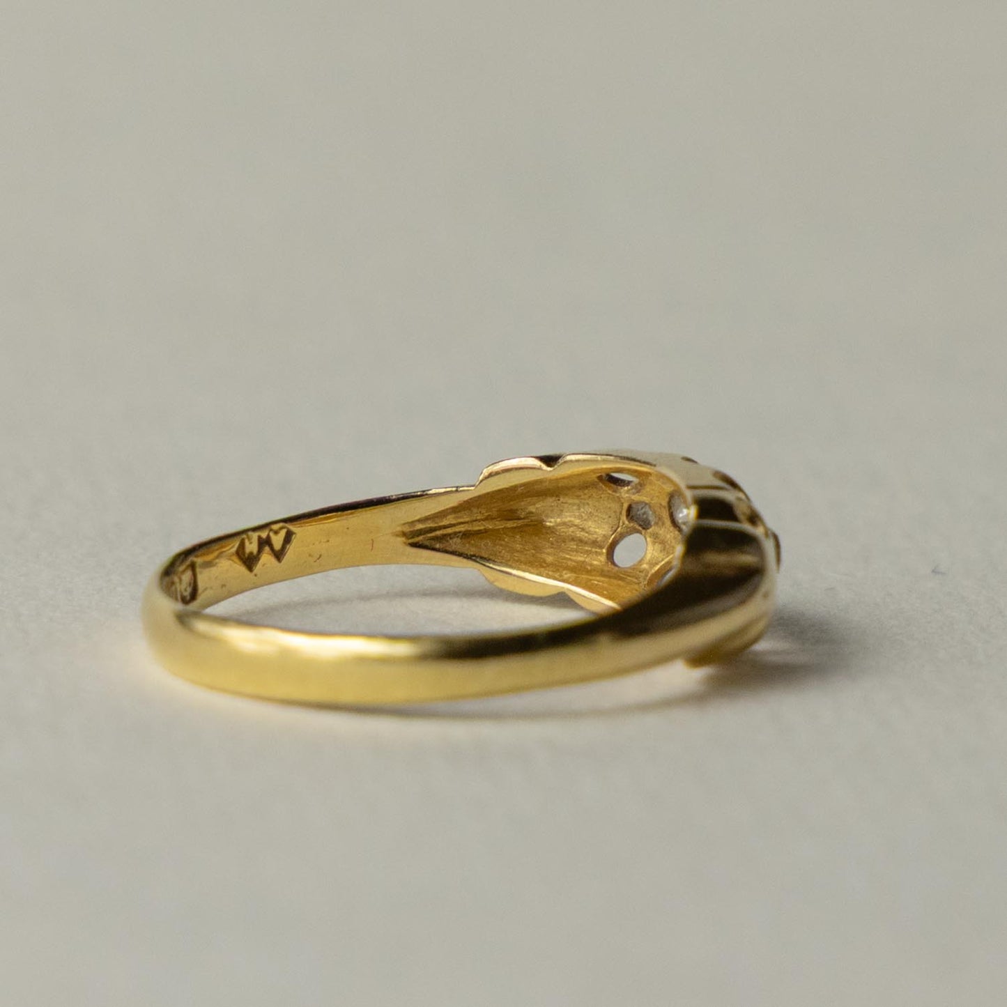 antique 18ct gold diamond gypsy ring