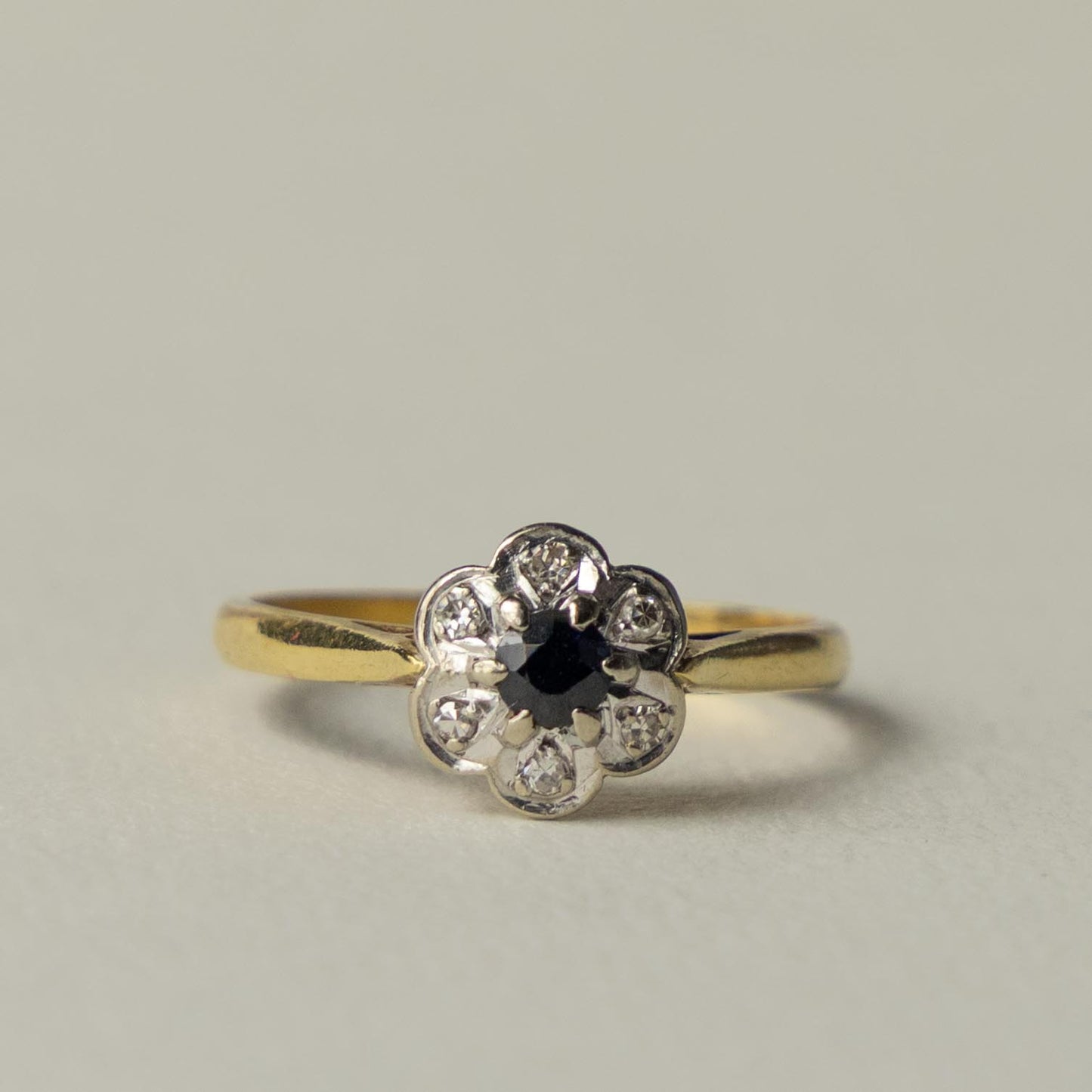 antique Edwardian 18ct sapphire & diamond cluster ring
