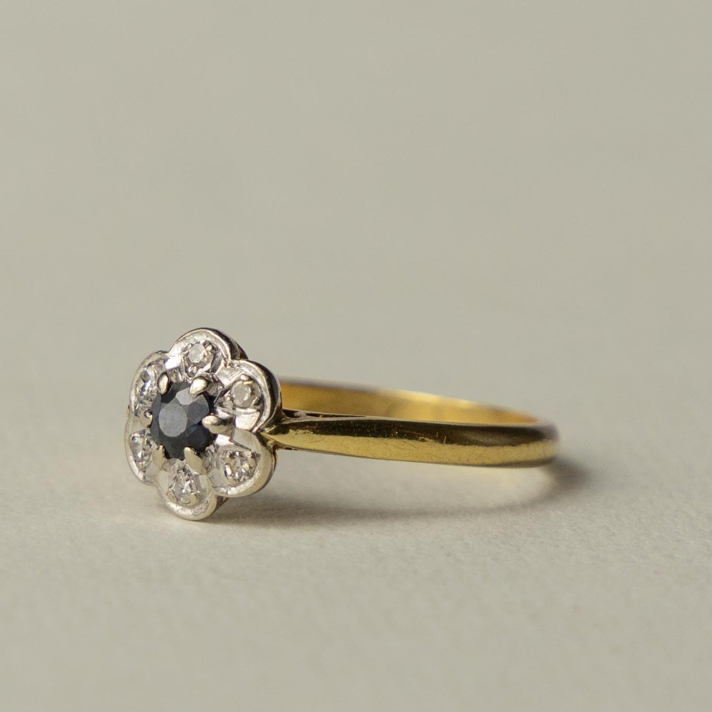antique Edwardian 18ct sapphire & diamond cluster ring