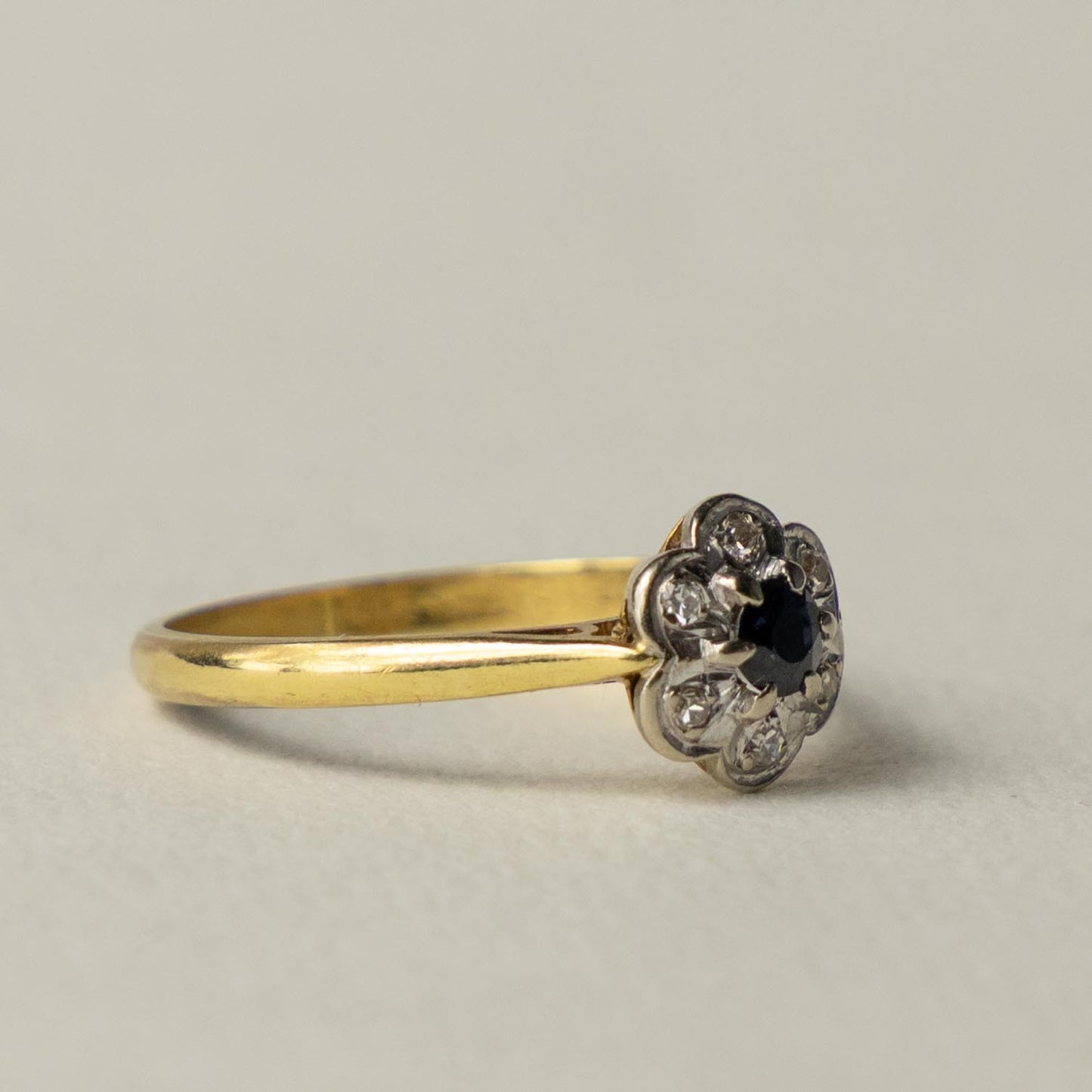 antique Edwardian 18ct sapphire & diamond cluster ring
