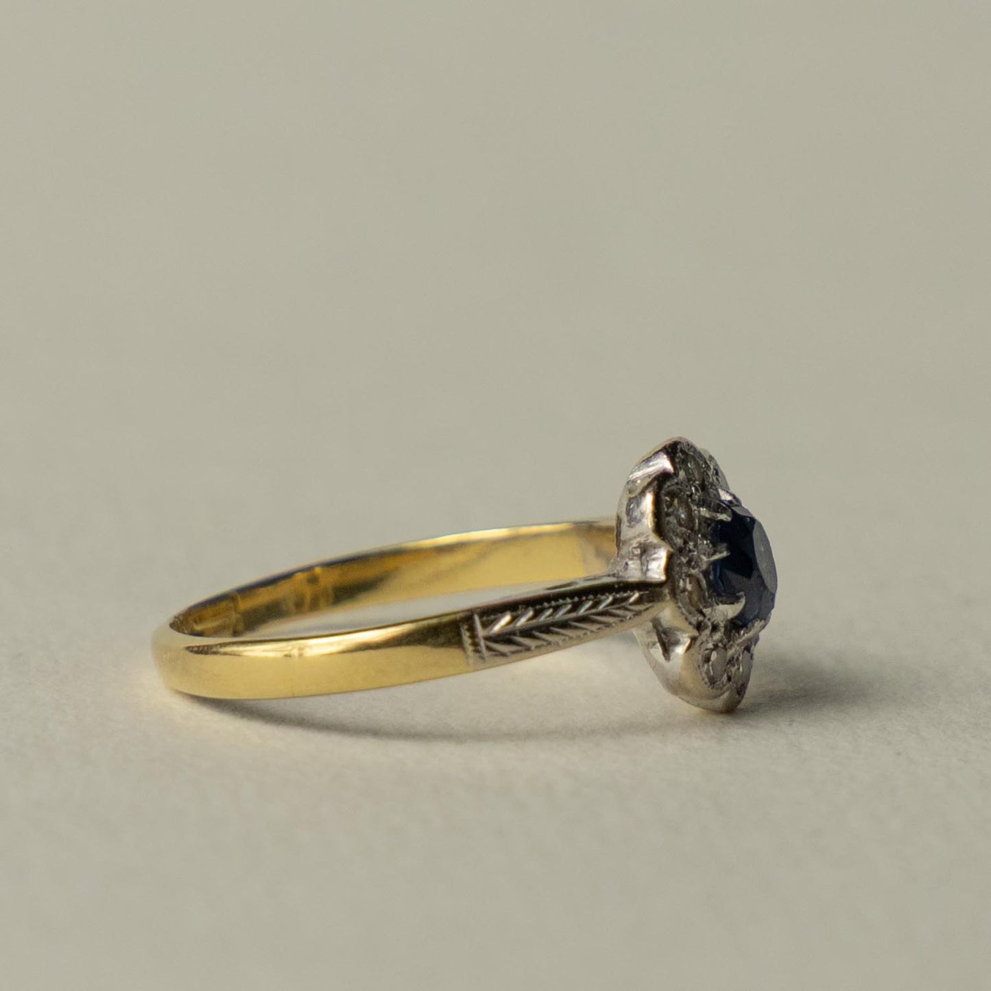 antique Edwardian 18ct sapphire & diamond cluster ring