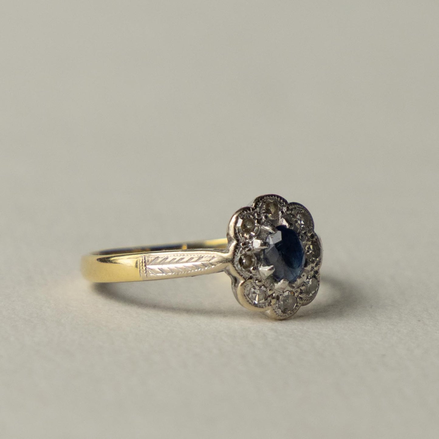 antique Edwardian 18ct sapphire & diamond cluster ring