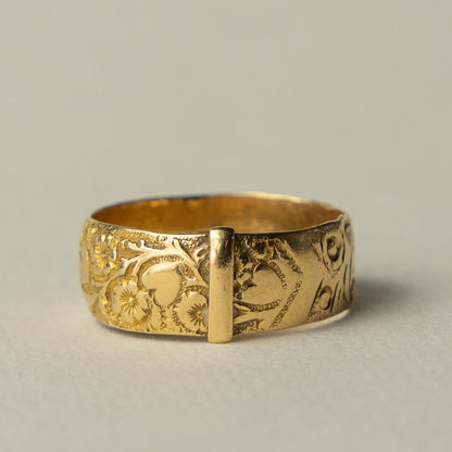 antique 18ct engraved wedding band ring