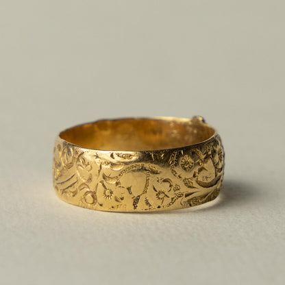 antique 18ct engraved wedding band ring