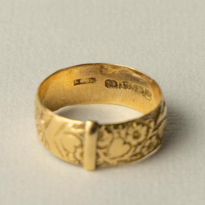 antique 18ct engraved wedding band ring