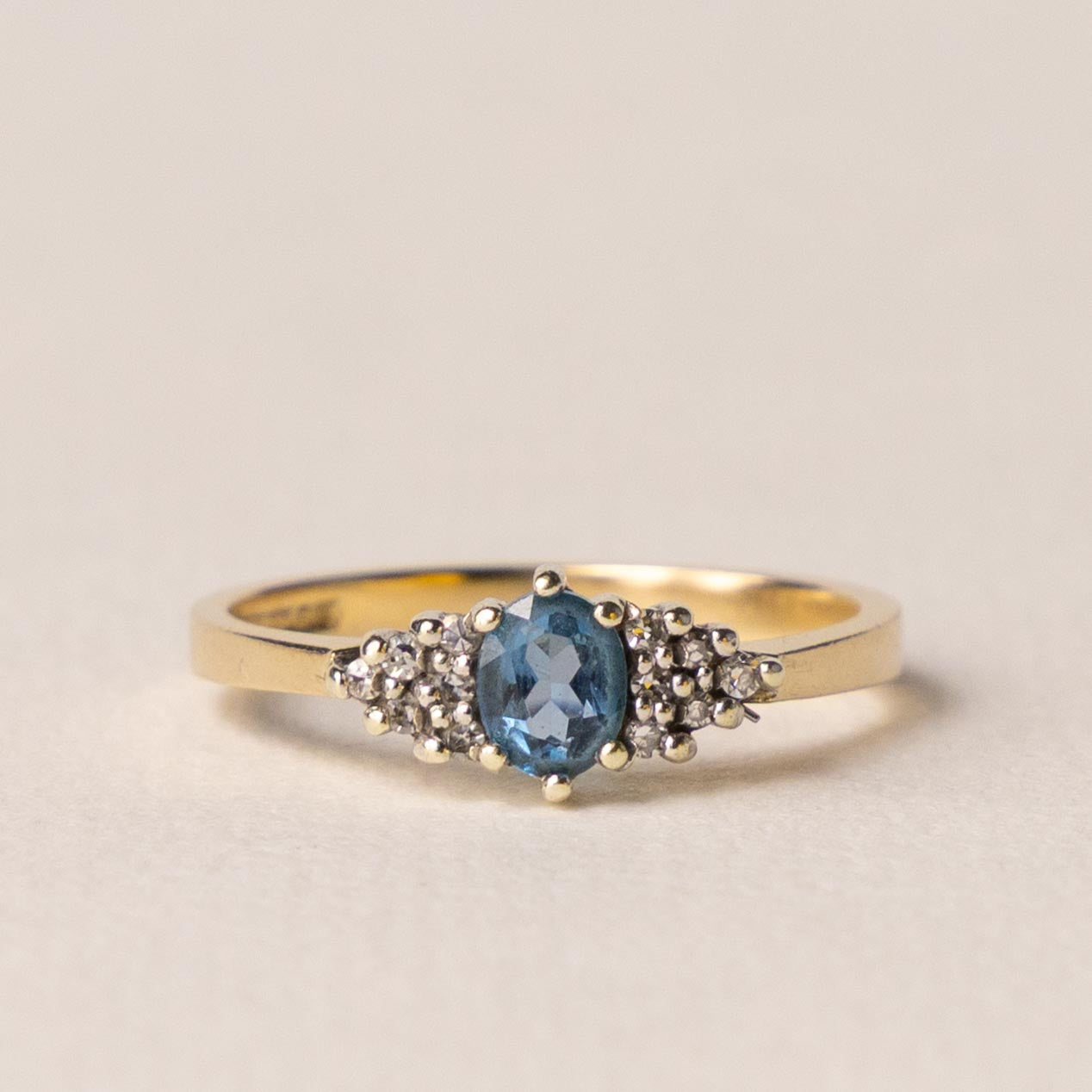 9ct topaz & diamond cluster ring