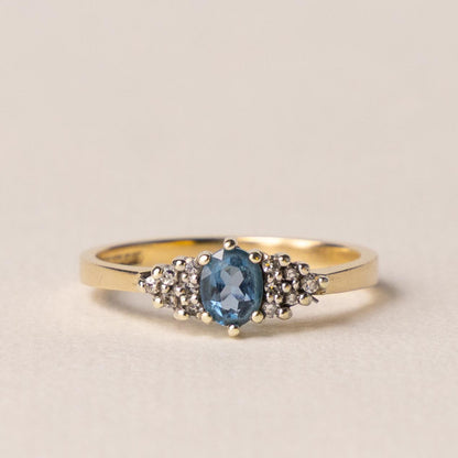 9ct topaz & diamond cluster ring
