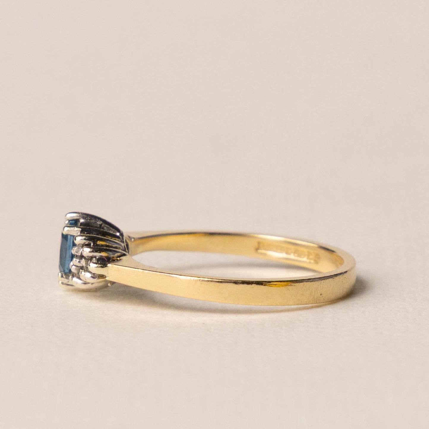 9ct topaz & diamond cluster ring