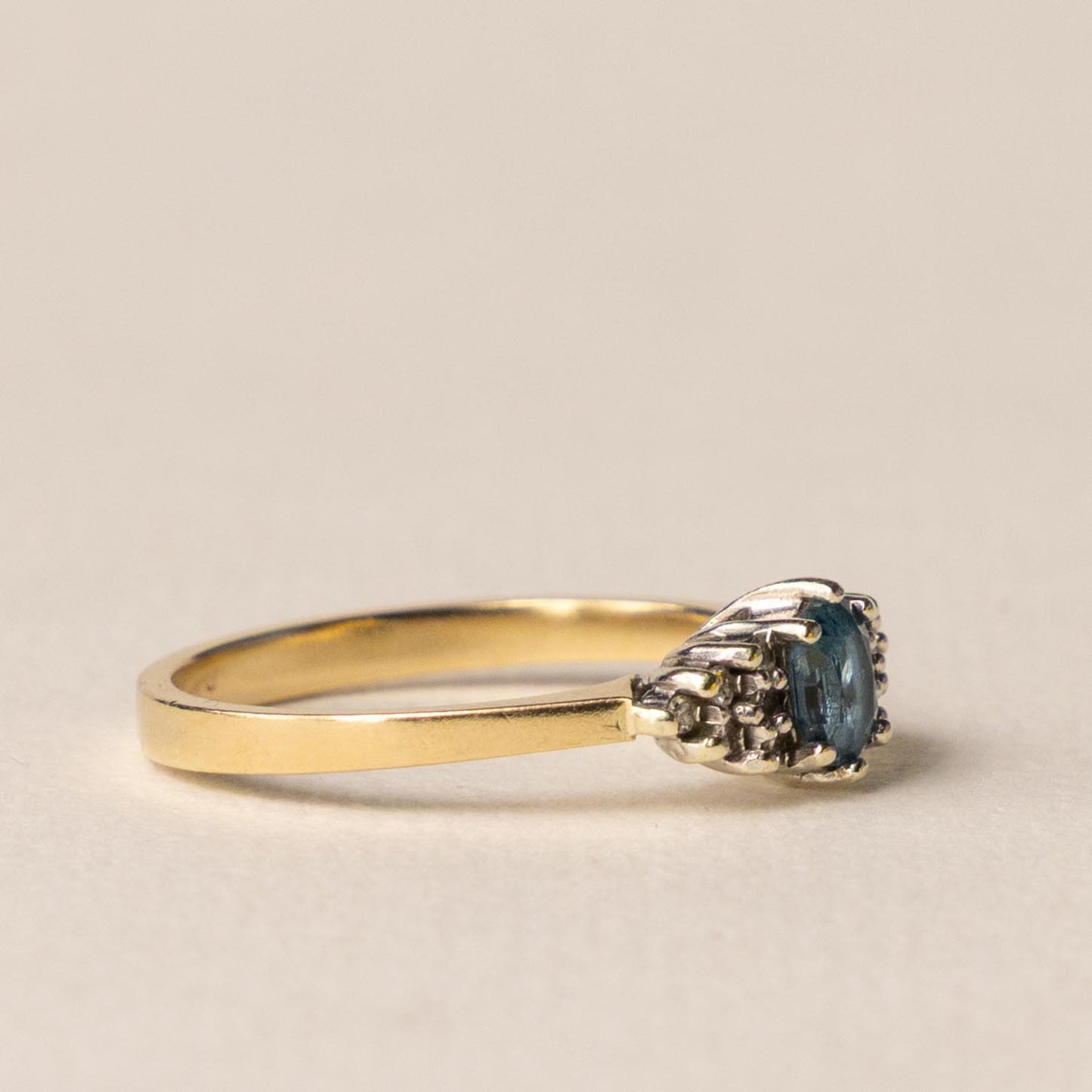 9ct topaz & diamond cluster ring