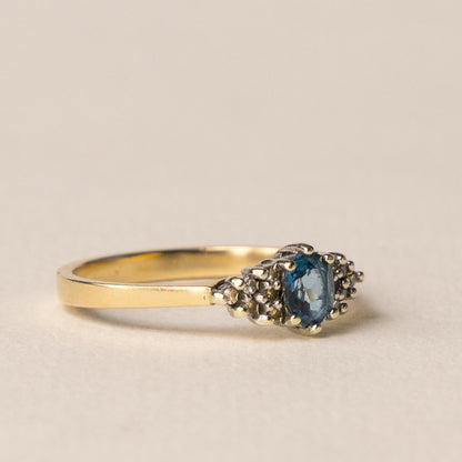 9ct topaz & diamond cluster ring