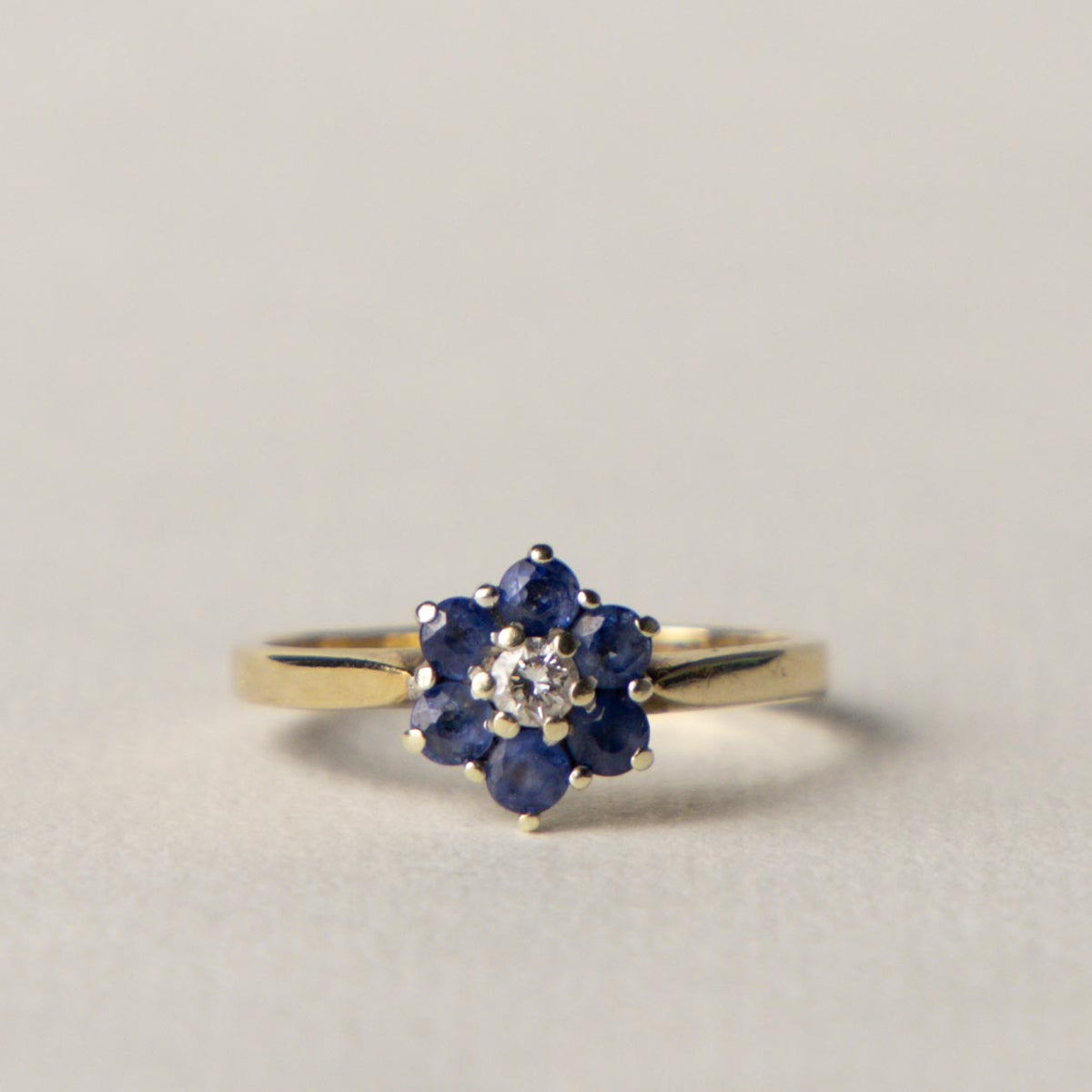 9ct sapphire & diamond flower cluster ring