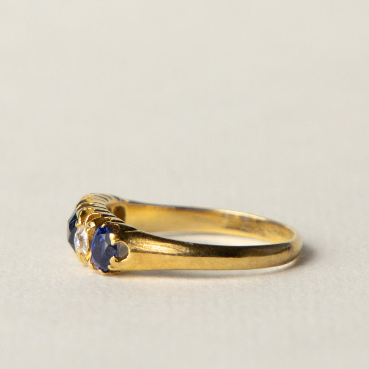 Edwardian 18ct sapphire & diamond ring
